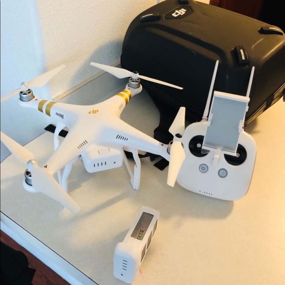 DJI phantom three professional 4K camera